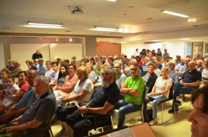 Pergine il pubblico in sala