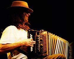 Renato Borghetti - Fonte: http://www.renatoborghetti.com.br/english_home.htm