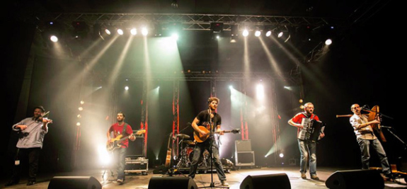 600-folkamiserai foto