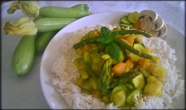 Misto verdure curry piatto